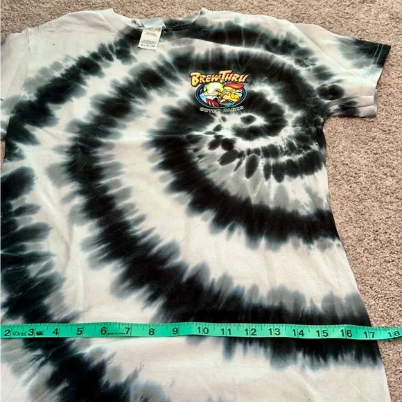 NWOT short sleeve t-shirt Brew Thru in Outer Banks - Picture 11 of 16